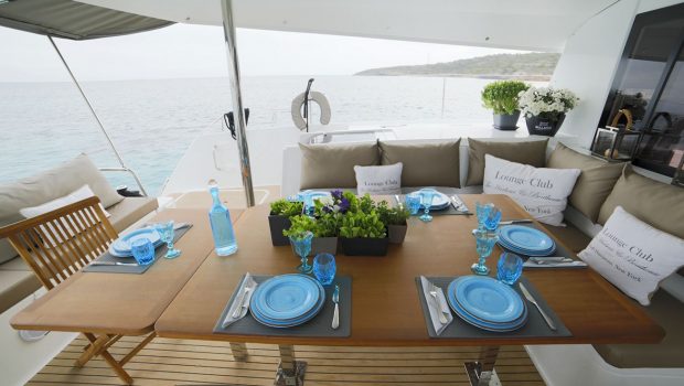 new horizons ii catamaran aft deck dining_valef -  Valef Yachts Chartering - 5401