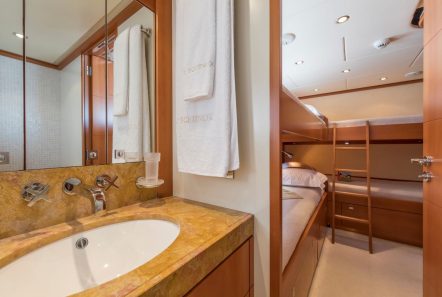l_equinox bunk stateroom bath_valef -  Valef Yachts Chartering - 5509