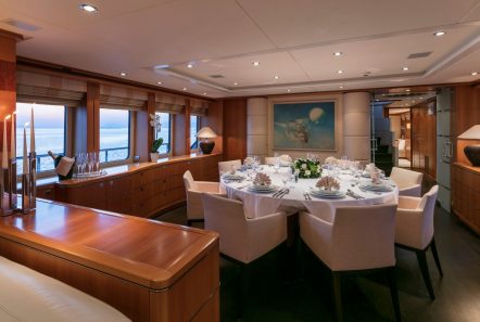 l_equinox dining (2)_valef -  Valef Yachts Chartering - 5507