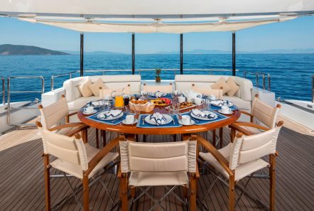 l_equinox exterior dining_valef -  Valef Yachts Chartering - 5504