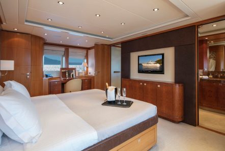 l_equinox master stateroom views (2)_valef -  Valef Yachts Chartering - 5495