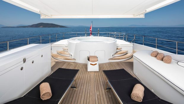 l_equinox sun deck jacuzzi (2)_valef -  Valef Yachts Chartering - 5486