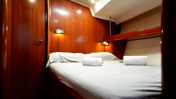 malena sailing yacht guest cabin (1)_valef -  Valef Yachts Chartering - 5457