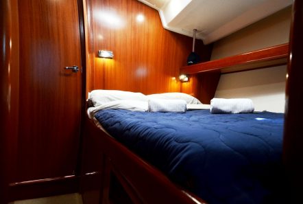malena sailing yacht guest cabin (2)_valef -  Valef Yachts Chartering - 5456