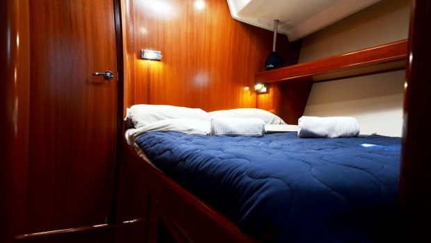 malena sailing yacht guest cabin (2)_valef -  Valef Yachts Chartering - 5456