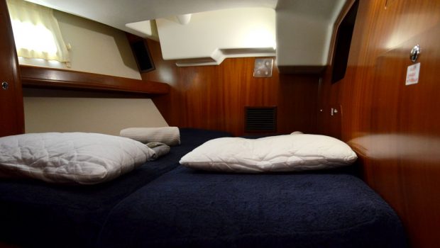 malena sailing yacht guest cabin (3)_valef -  Valef Yachts Chartering - 5455