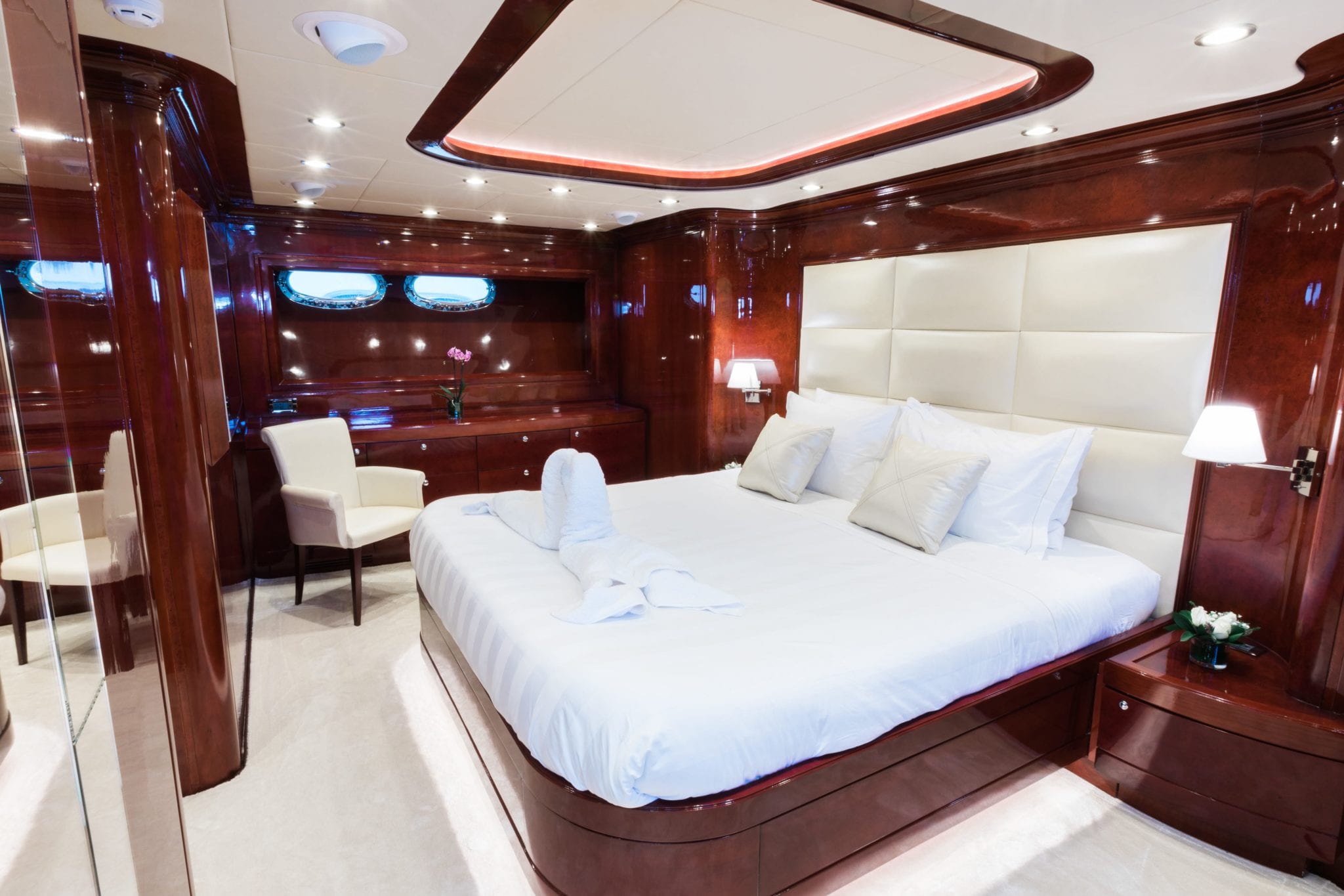 albator motor yacht cabin -  Valef Yachts Chartering - 3869