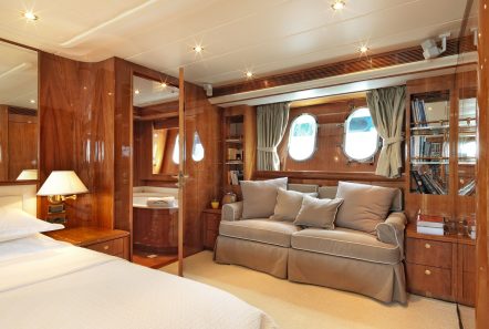 atalanti motor yacht master stateroom (1)_valef -  Valef Yachts Chartering - 5203