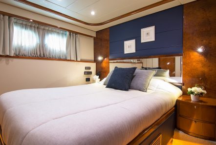 dream b motor yacht double stateroom (1) min -  Valef Yachts Chartering - 4775