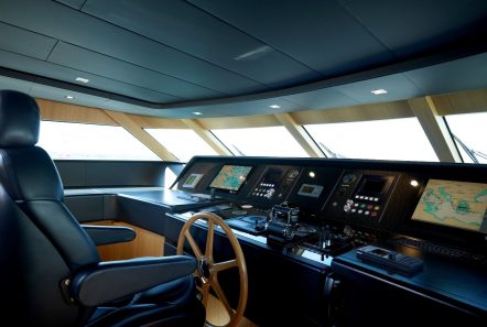feligo v motor yacht bridge_valef -  Valef Yachts Chartering - 5112