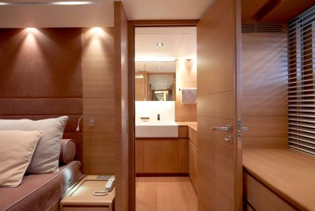 feligo v motor yacht double staterooms bath (7)_valef -  Valef Yachts Chartering - 5103