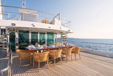 o_natalina aft dining (1)_valef -  Valef Yachts Chartering - 4977