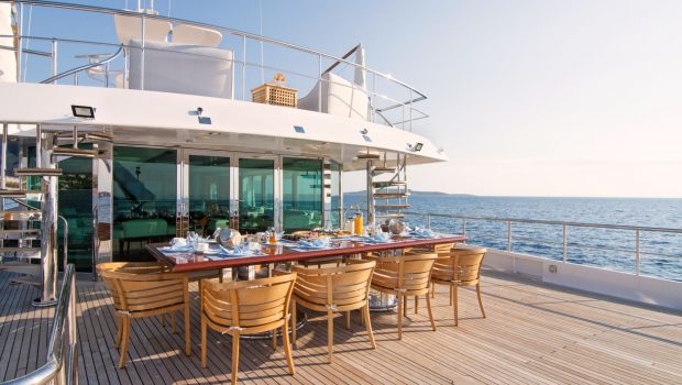 o_natalina aft dining (1)_valef -  Valef Yachts Chartering - 4977