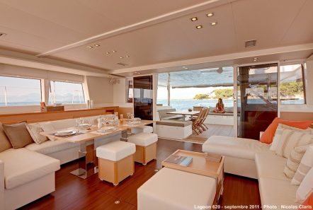 selene catamaran salon (1) min -  Valef Yachts Chartering - 4453