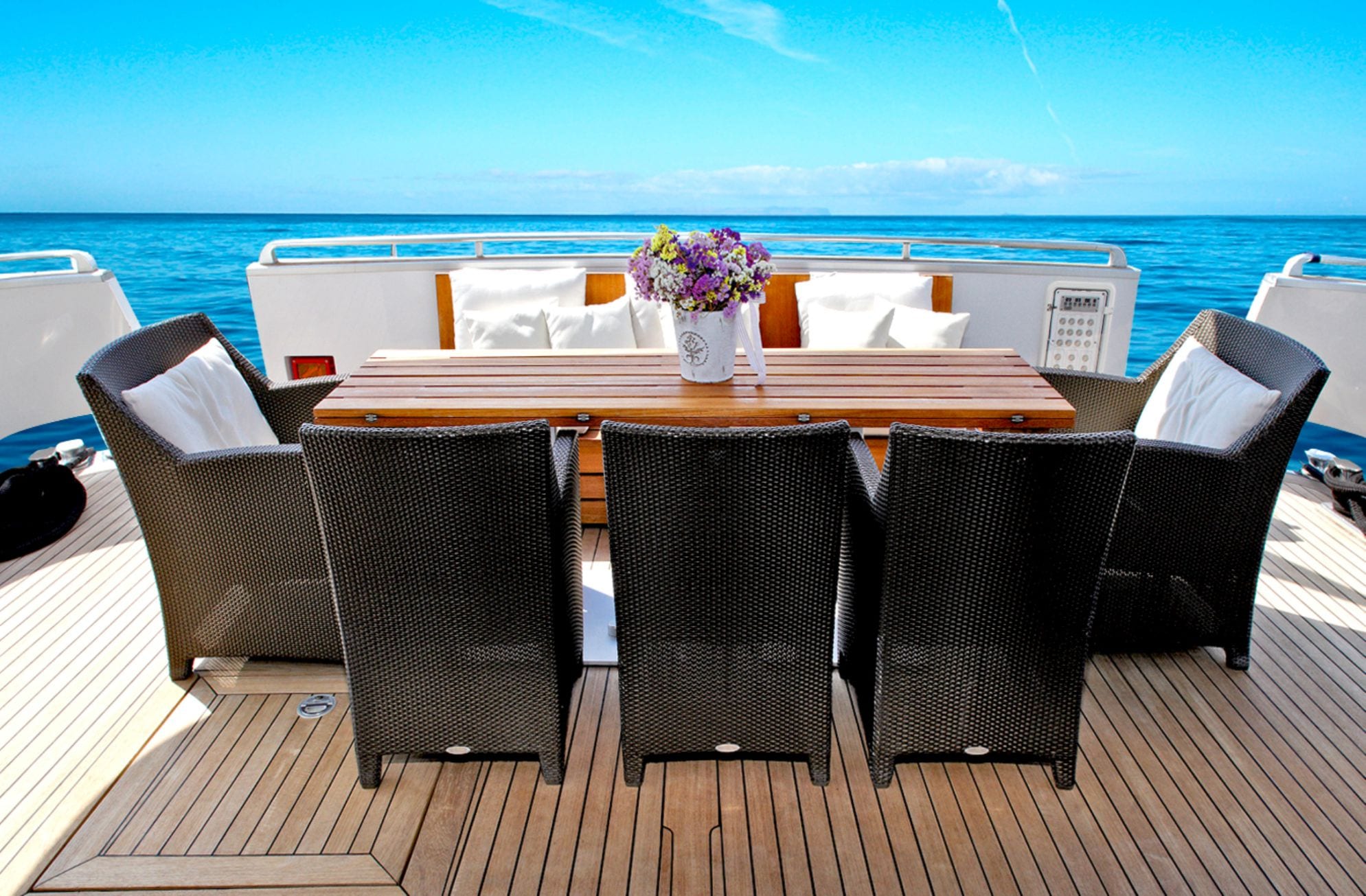 tropicana motor yacht aft deck_valef -  Valef Yachts Chartering - 5138
