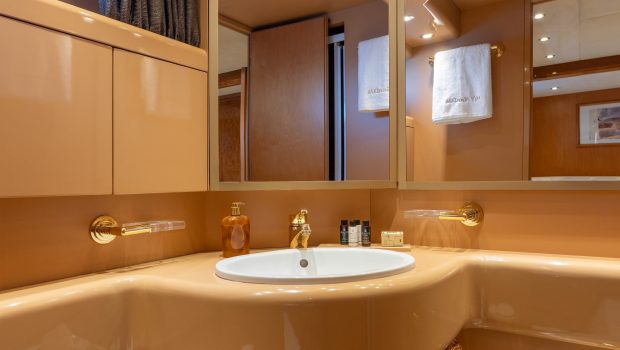 alandini motor yacht bathroom (3) min -  Valef Yachts Chartering - 3511