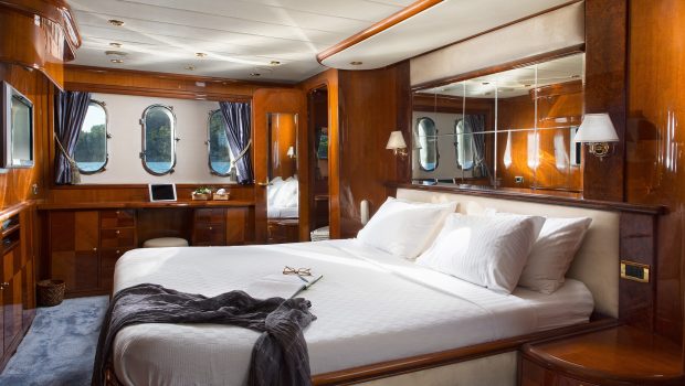 nitta v motor yacht master angle min -  Valef Yachts Chartering - 2545