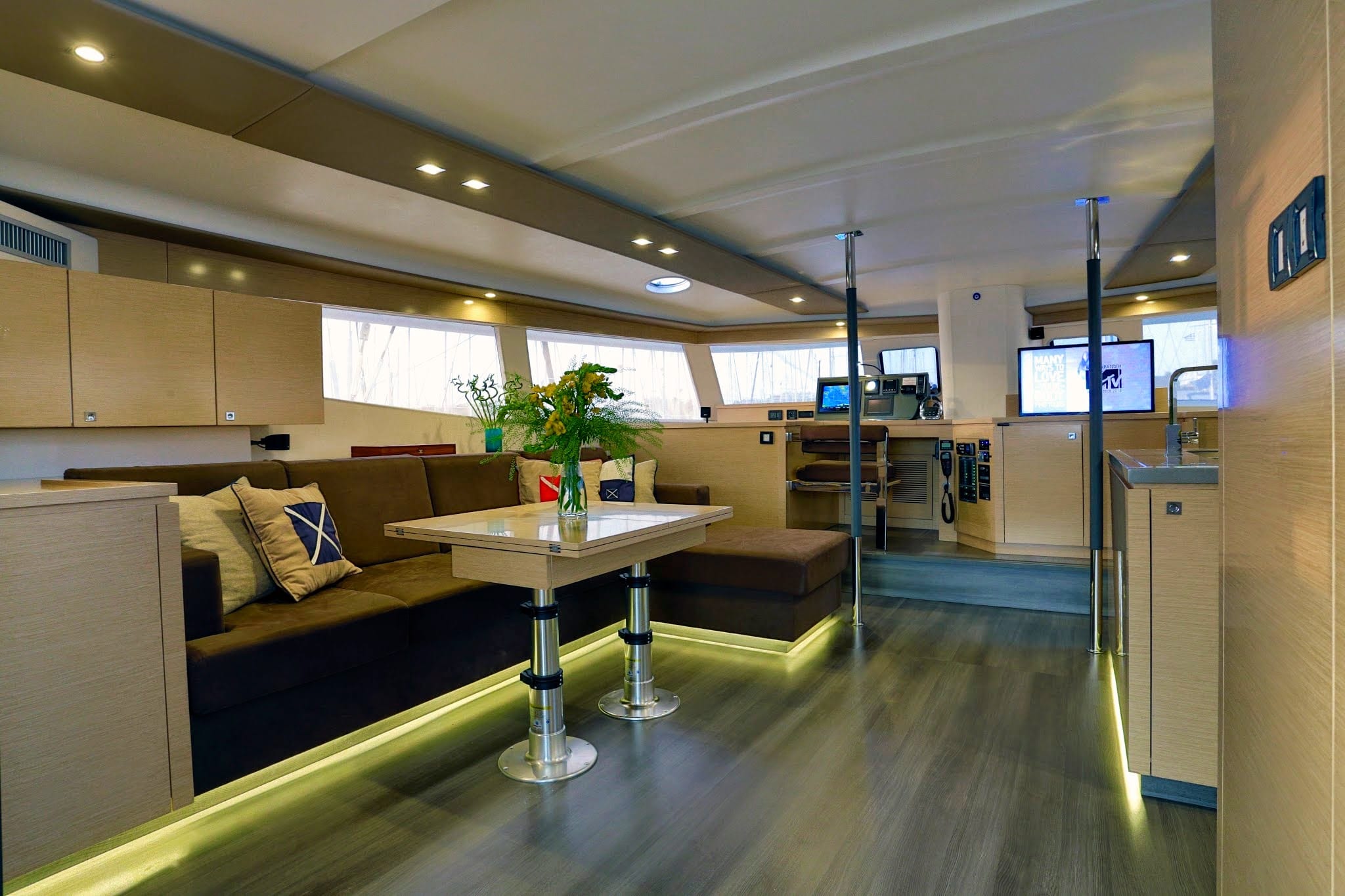 highjinks catamaran salon (2) -  Valef Yachts Chartering - 2434