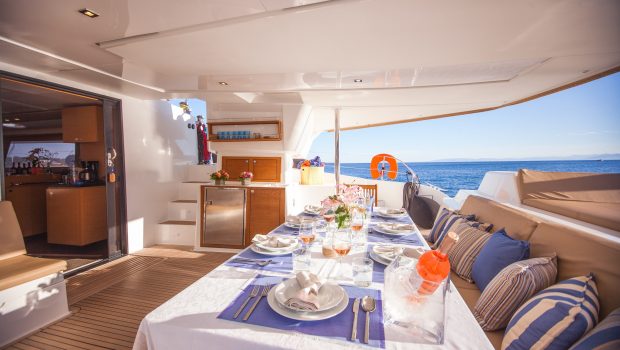 highjinks ii catamaran aft dining (3) min -  Valef Yachts Chartering - 2386