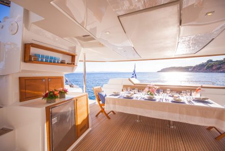 highjinks ii catamaran aft dining (6) min -  Valef Yachts Chartering - 2384