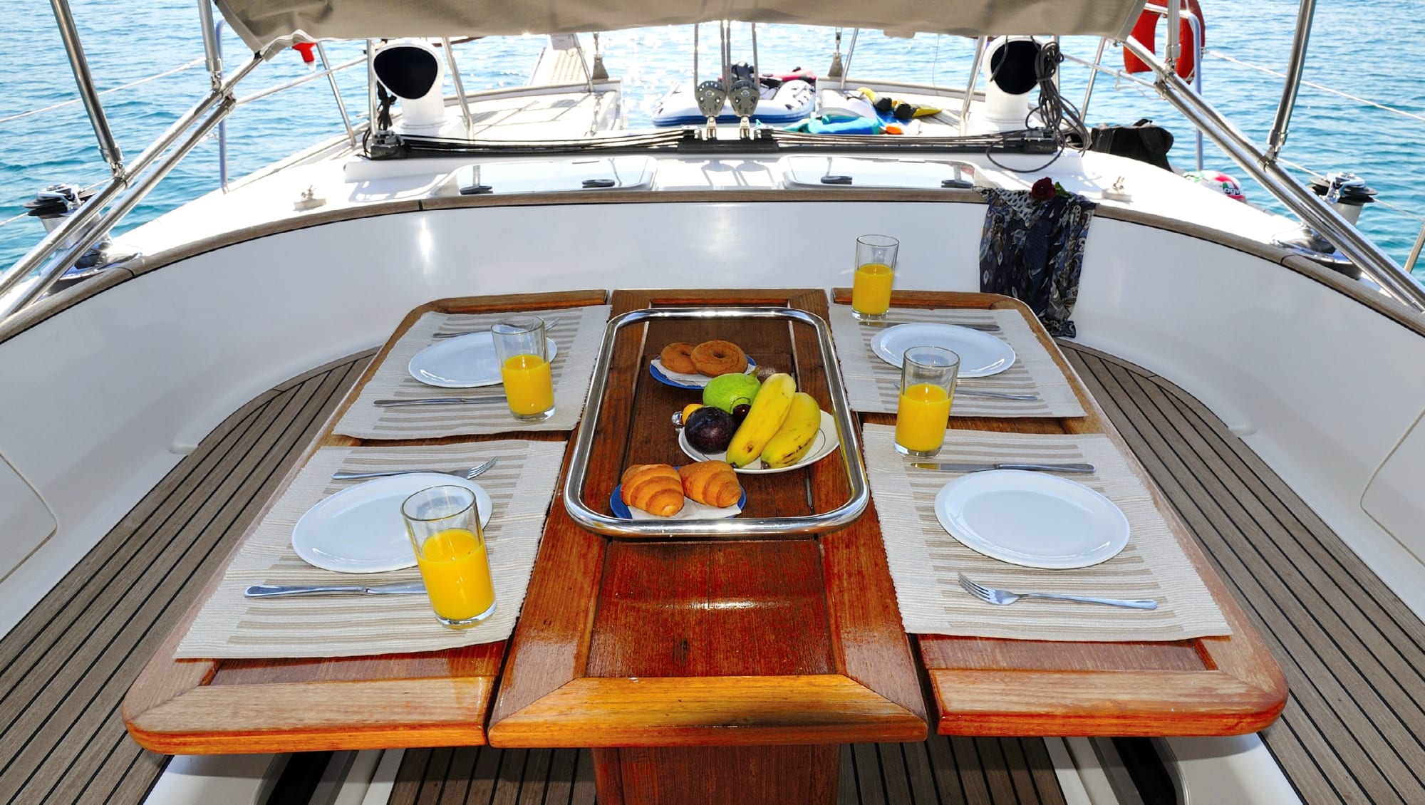 sea star sailing yacht aft table -  Valef Yachts Chartering - 1889
