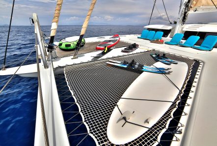 worlds end catamaran decks (4) min -  Valef Yachts Chartering - 2156