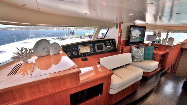 worlds end catamaran salon (1) min -  Valef Yachts Chartering - 2148