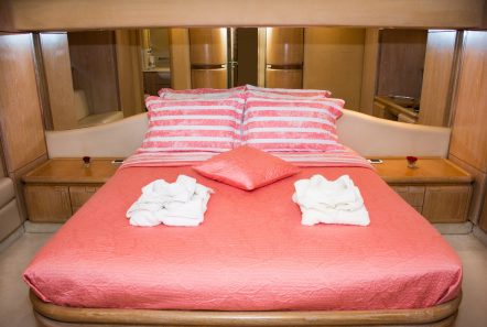 avra motor yacht master stateroom (2) min -  Valef Yachts Chartering - 1065