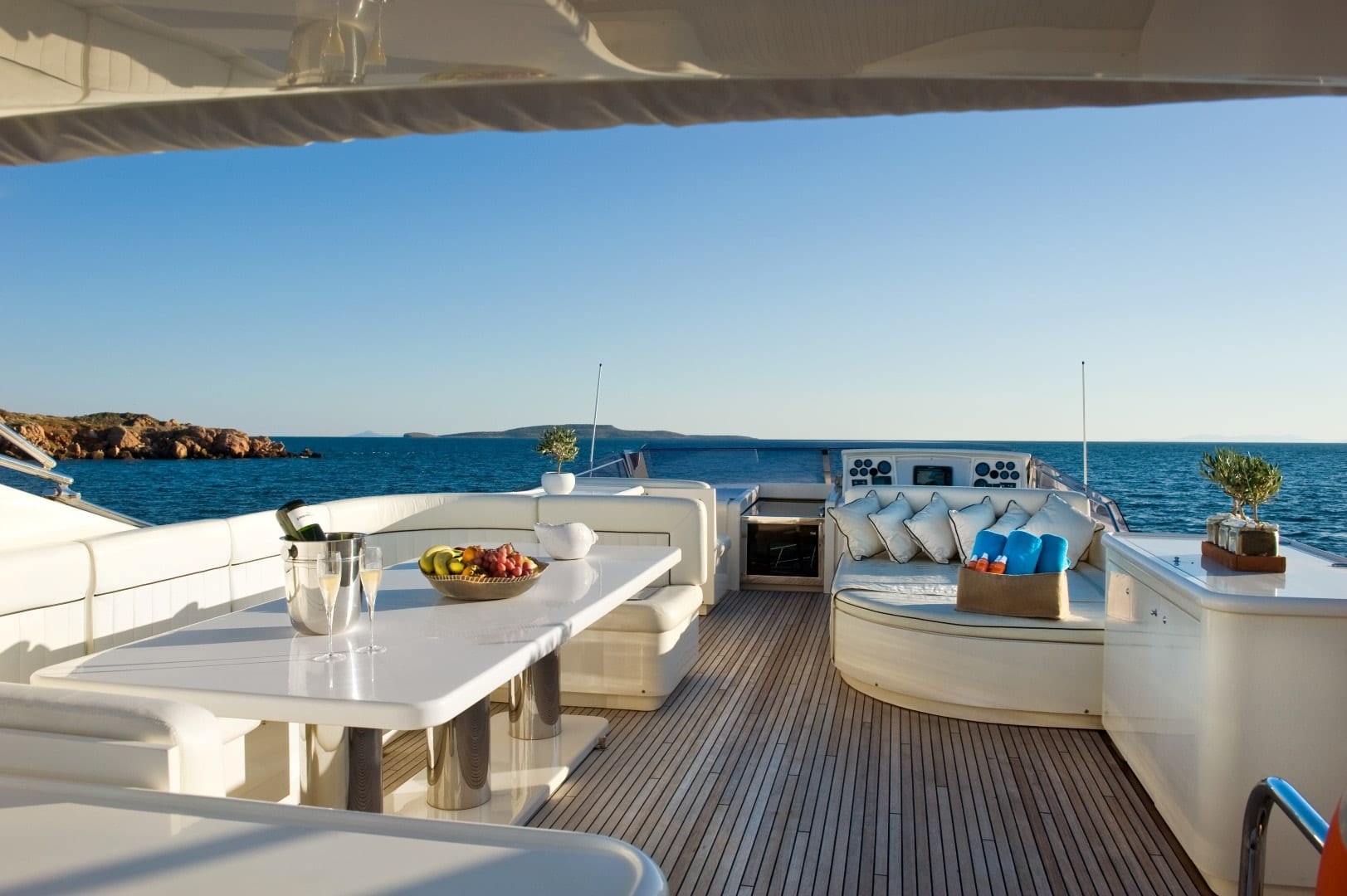 dilias motor yacht sun deck min -  Valef Yachts Chartering - 0771