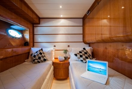 dilias motor yacht twin cabin min -  Valef Yachts Chartering - 0776