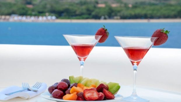 fast break motor yacht drinks (2) min -  Valef Yachts Chartering - 0868