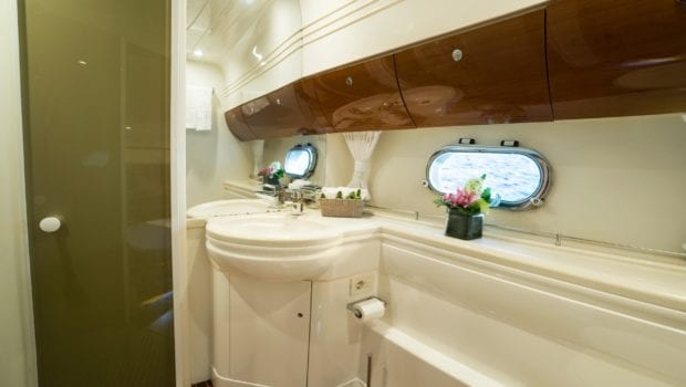 fast break motor yacht wc (2) min -  Valef Yachts Chartering - 0850