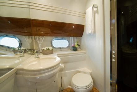 fast break motor yacht wc (3) min -  Valef Yachts Chartering - 0849
