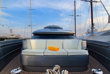 elvi motor yacht fore min -  Valef Yachts Chartering - 0638