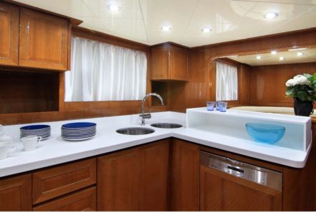 elvi motor yacht open bar min -  Valef Yachts Chartering - 0634