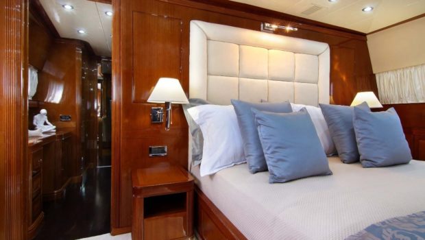elvi motor yacht vip cabin (1) min -  Valef Yachts Chartering - 0619