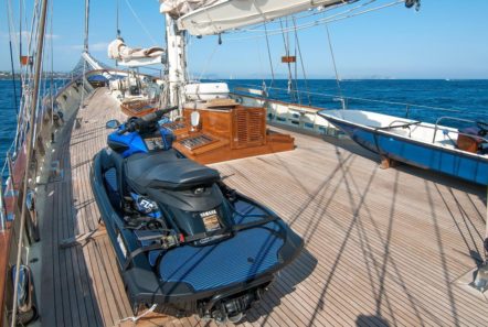 conrad malcolm miller sailing yacht deck (1) min -  Valef Yachts Chartering - 0310