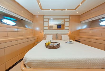 lettouli iii motor yacht master cabin (2) min -  Valef Yachts Chartering - 0363