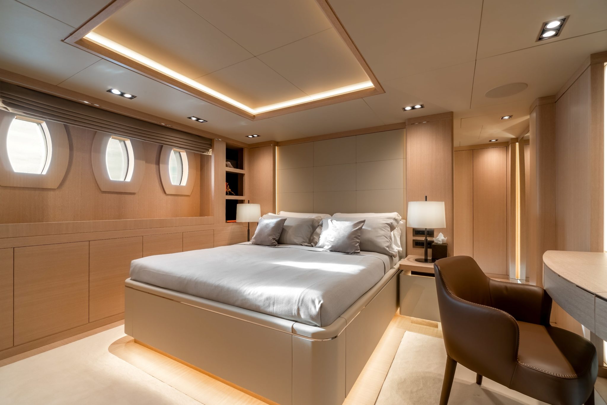 jazz motor yacht cabins baths (7) min -  Valef Yachts Chartering - 0144