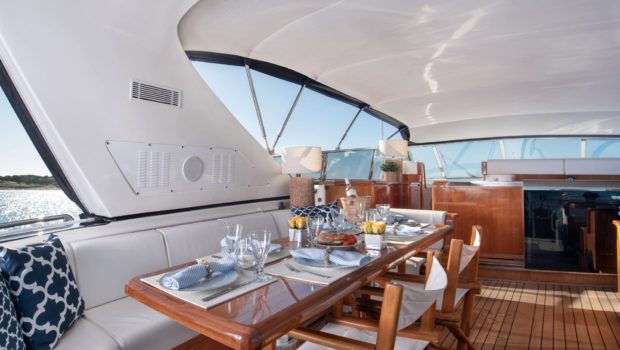 turn on motor yacht aft table (1) -  Valef Yachts Chartering - 0170