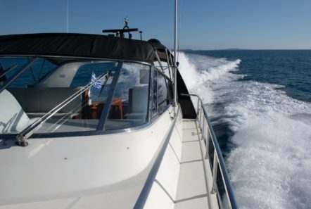 turn on motor yacht side -  Valef Yachts Chartering - 0185