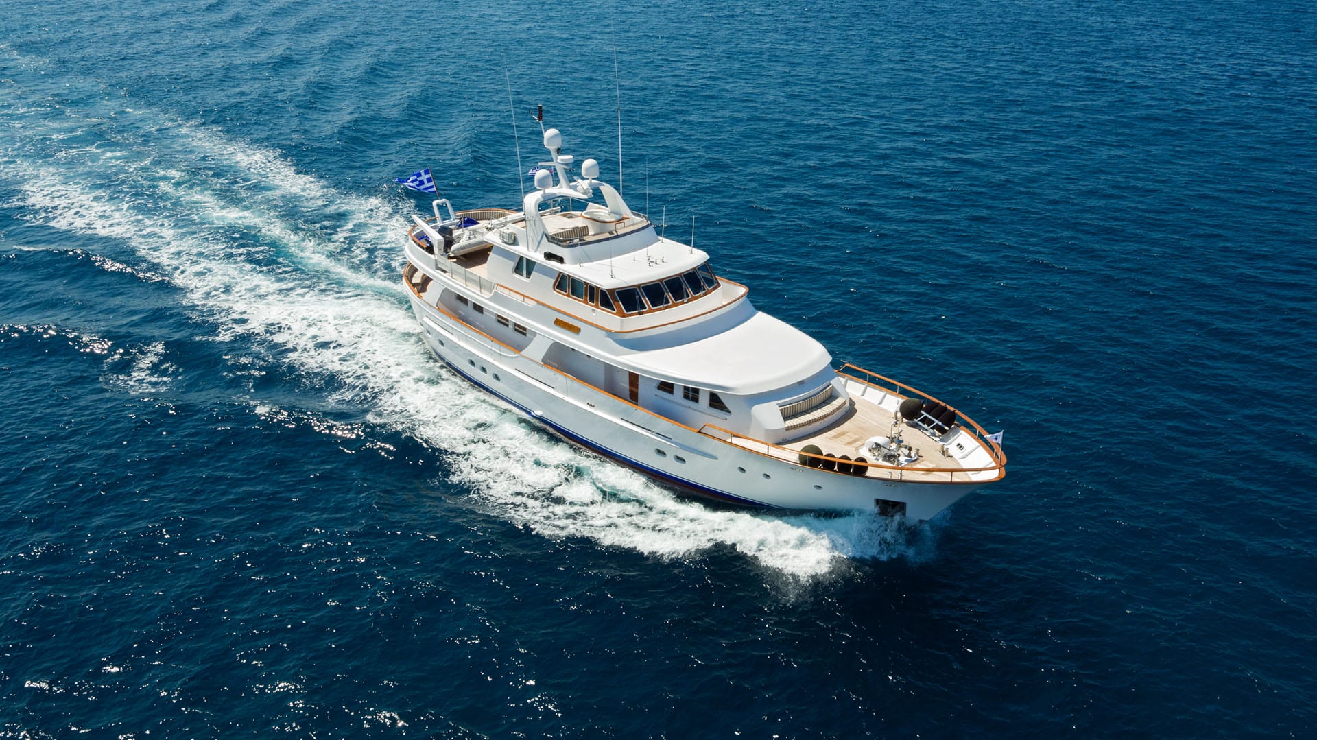 Suncoco-motor-yacht-profile (5)-min