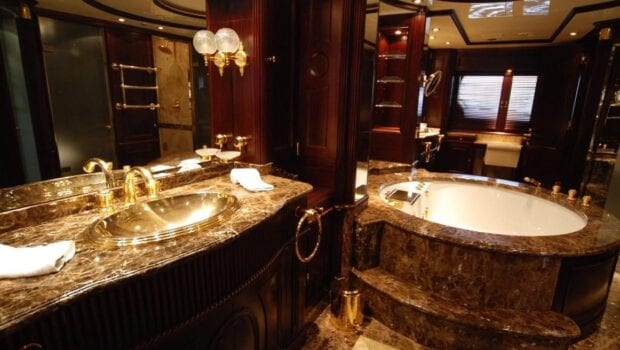 akira-one-motor-yacht-owners-suite-ensuite