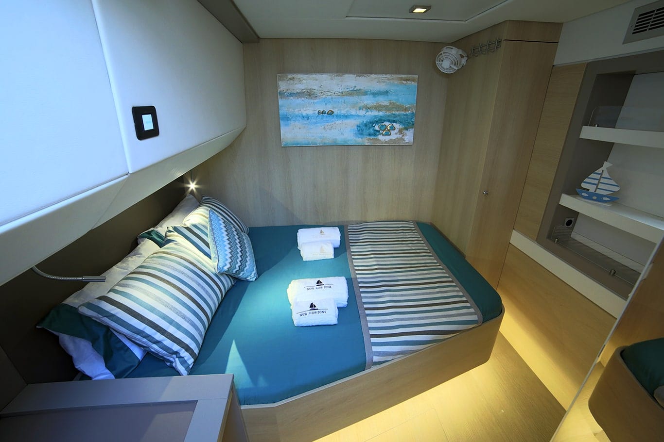 catamaran double cabin
