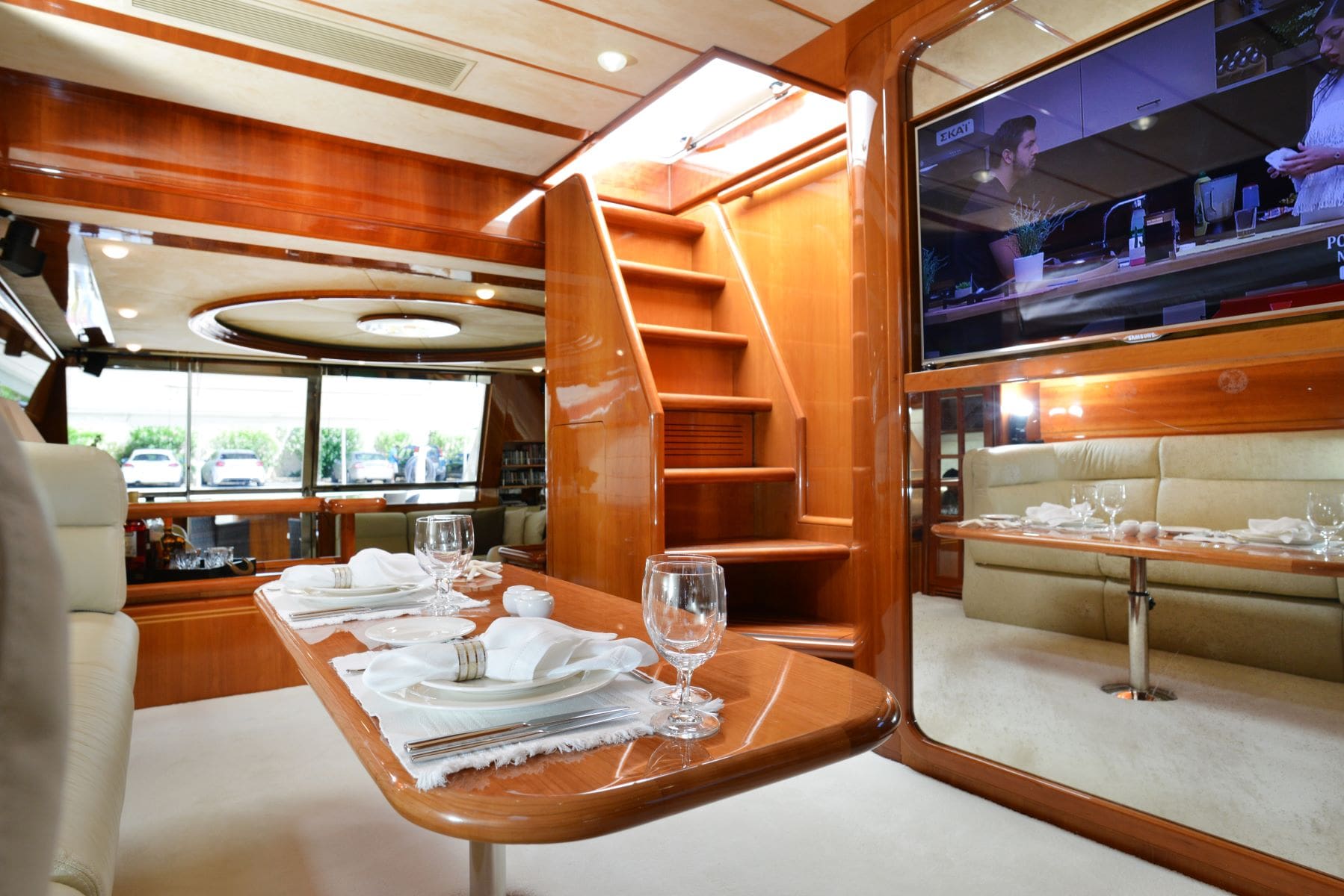kentavros-motor-yacht-dining-interior (1)-min