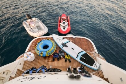 noe-motor-yacht-sea-platform-min