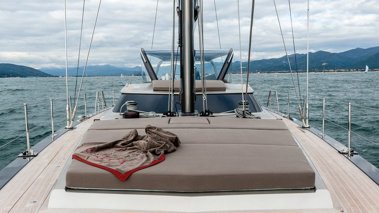 Gigreca Sailing Yacht Outdoor Lounge (3) - Valef Yachts Chartering