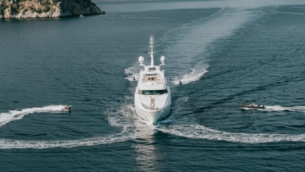 OMathilde megayacht running (3) - Valef Yachts Chartering