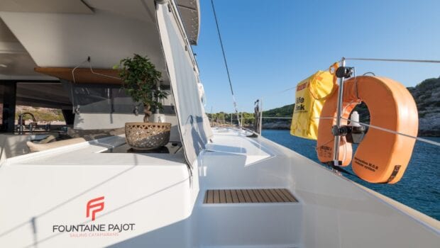 pi2 catamaran exterior (2) (Custom) min - Valef Yachts Chartering
