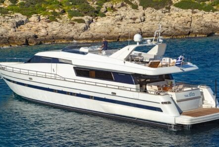 the bird motor yacht exterior profiles (1) min - Valef Yachts Chartering
